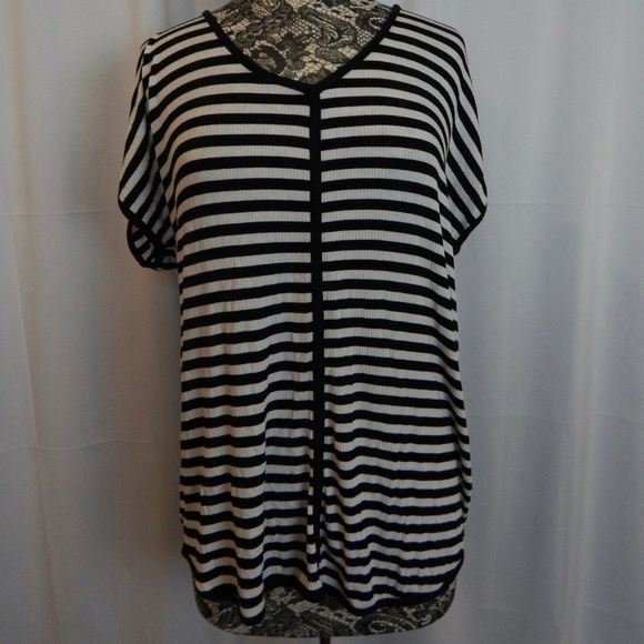 bobeau Tops - Bobeau Black and White Striped Top Size XL